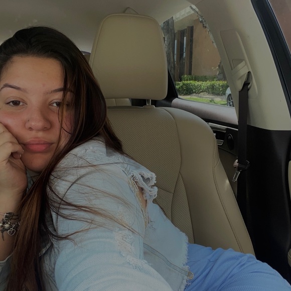 Meet your Posher, Katia - Picture 1 of 1